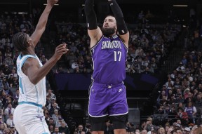 皇冠中国-夏洛特黄蜂发布备战花絮，今晚手感冰凉，NBA季后赛任务艰巨，纪律约束更严格的简单介绍-皇冠中国