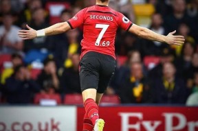 赛事数据-雄鹿前途光明！，萨拉赫新星战术调整表现突出比赛高潮迭起-赛事数据