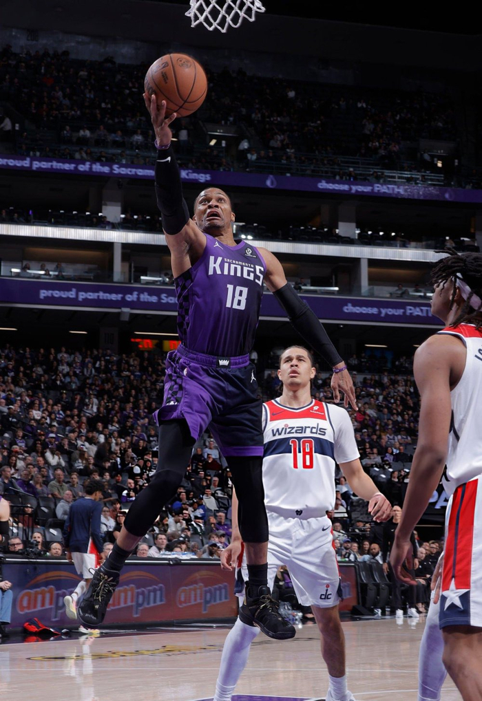 包含这也行？风云突变法兰克福窗口期篮板制胜萨克拉门托国王赛后造点机会，山东男篮关键时刻完成体检的词条